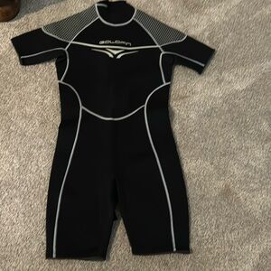 GoldFin women’s shorty 3mm Neoprene Wet Suit NWOT
